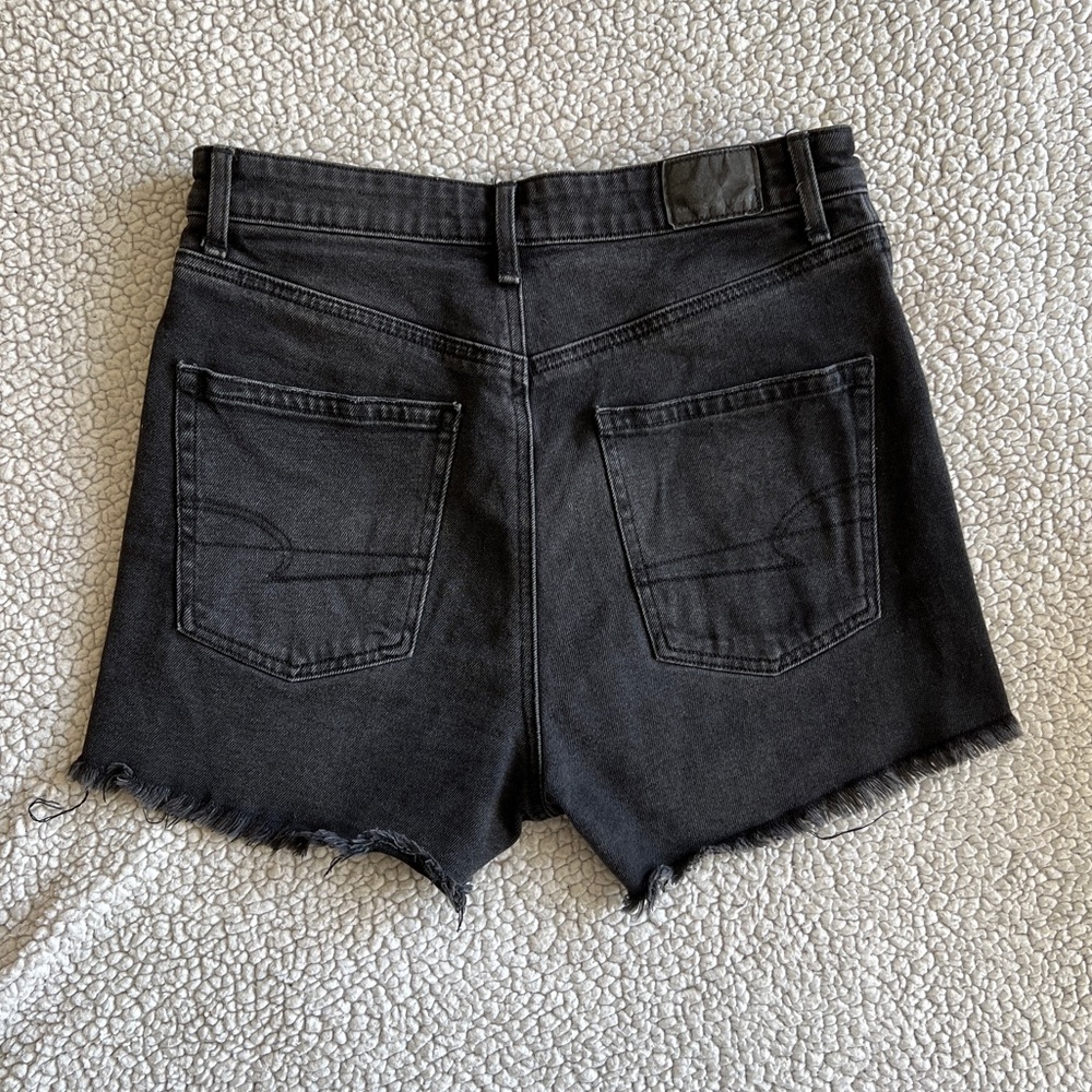 High Rise 90’s Shorts - Picture 2 of 7